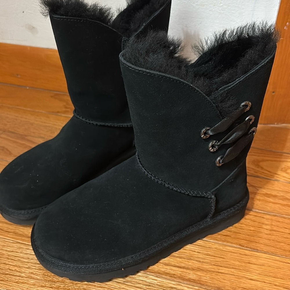 NWOB Black Women’s UGGs